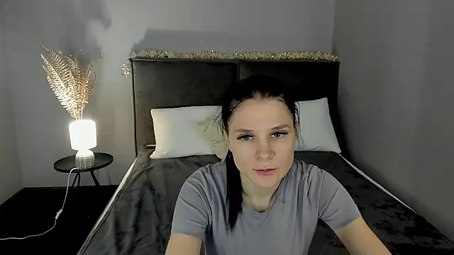 SkinyJoys online show from February 3, 2026, 2:00 am