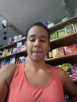 lannabellx online show from April 14, 2026, 10:37 pm