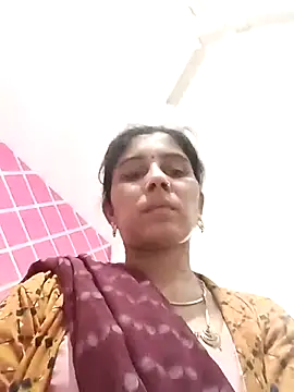 Snapshot of Hot_ree85 chatting on February 21, 2026, 4:47 am Hot ree85 online show from February 21, 2026, 4:47 am