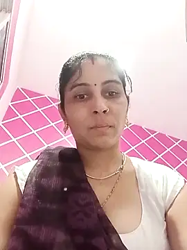 Snapshot of Hot_ree85 chatting on March 2, 2026, 6:25 am Hot ree85 online show from March 2, 2026, 6:25 am