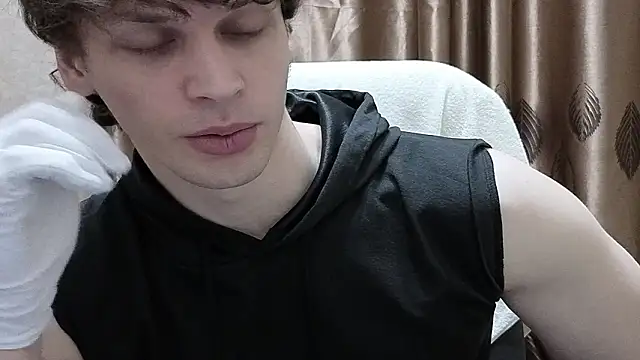 Snapshot of ShyDarko chatting on February 4, 2026, 3:40 pm ShyDarko online show from February 4, 2026, 3:40 pm