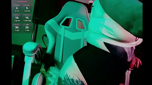 Gloomy Suemi online show from April 9, 2026, 3:29 pm