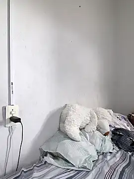 Snapshot of Larissinha015 chatting on February 28, 2026, 7:46 pm Larissinha015 online show from February 28, 2026, 7:46 pm