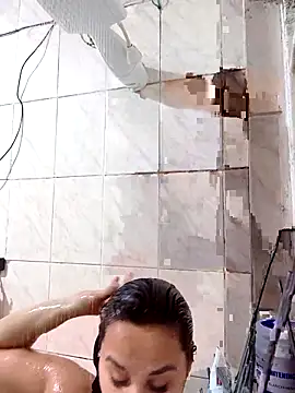 Snapshot of Larissinha015 chatting on March 4, 2026, 11:45 pm Larissinha015 online show from March 4, 2026, 11:45 pm