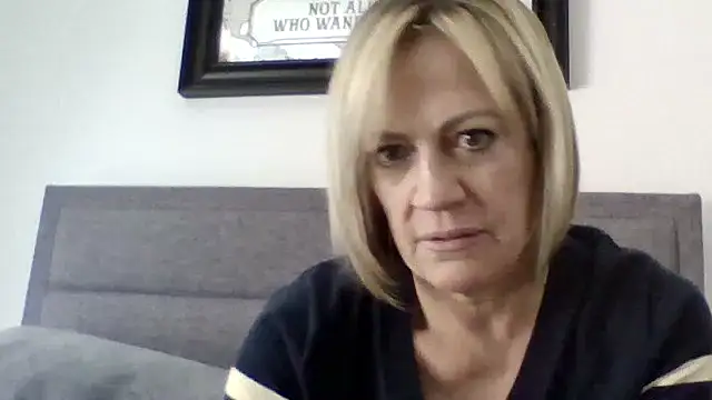 Milfshake227 online show from April 9, 2026, 3:40 pm