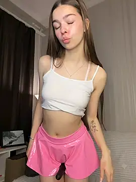 SkylineBliss online show from March 7, 2026, 2:40 am