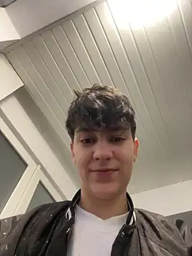 ravenryx online show from March 4, 2026, 3:31 pm