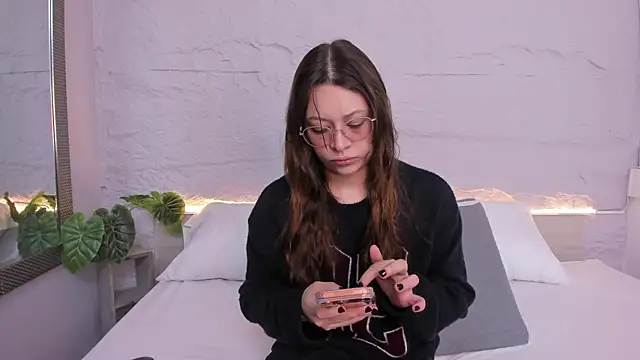 lanna 18  online show from March 6, 2026, 11:49 am