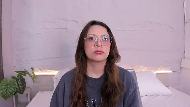 lanna 18  online show from February 27, 2026, 11:32 am