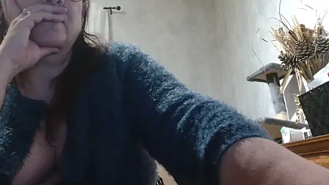 xmyriamx online show from January 16, 2026, 7:51 pm