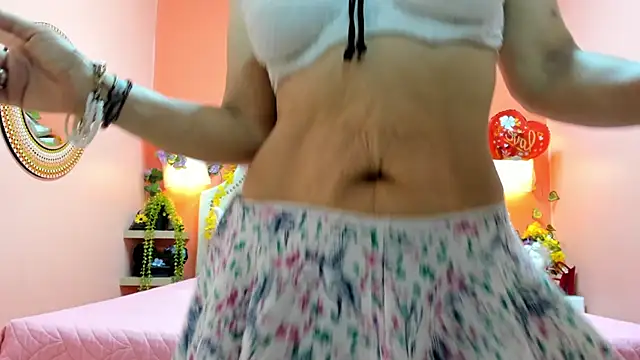 Dalila Najjar  online show from May 26, 2026, 2:48 pm