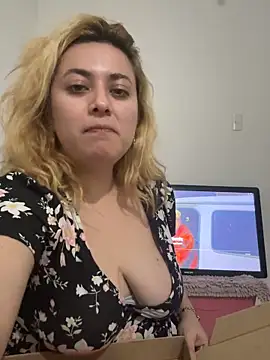 Lililuxx online show from March 8, 2026, 2:15 am