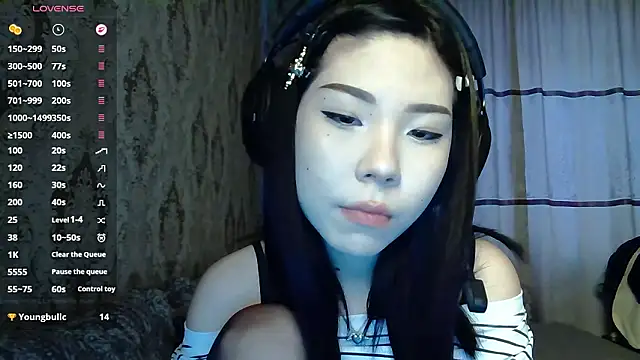 AprilOnilll online show from February 28, 2026, 12:27 pm