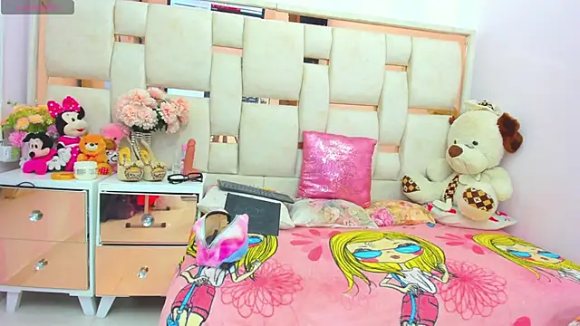 Snapshot of Celestesexx_ chatting on February 21, 2026, 1:40 am Celestesexx online show from February 21, 2026, 1:40 am