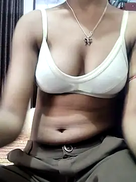 Snapshot of monikajaan4763 chatting on February 9, 2026, 8:01 am monikajaan4763 online show from February 9, 2026, 8:01 am