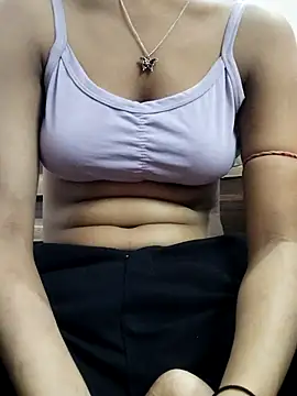 Snapshot of monikajaan4763 chatting on February 14, 2026, 1:55 pm monikajaan4763 online show from February 14, 2026, 1:55 pm