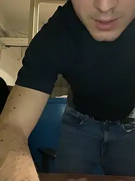 allee2206 online show from March 5, 2026, 9:54 pm