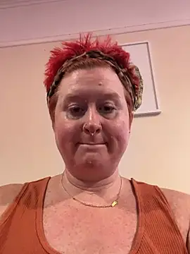 BustyRedxx online show from June 11, 2026, 9:06 am
