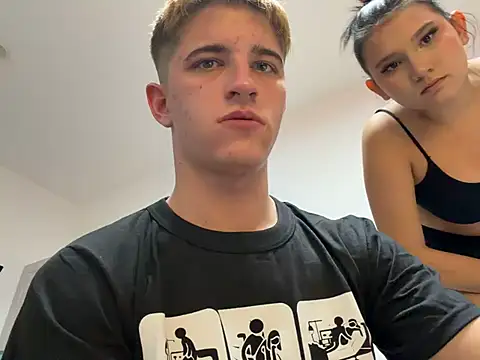 foxandbunny1 online show from January 10, 2026, 6:14 pm