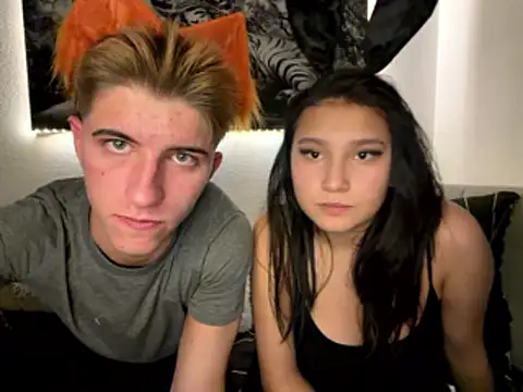 foxandbunny1 online show from January 11, 2026, 5:09 pm