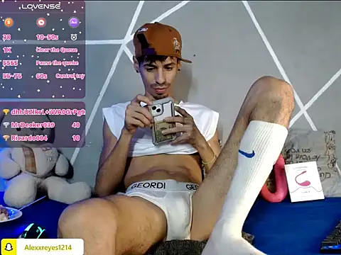 Snapshot of alexx_23cm chatting on May 24, 2026, 10:31 pm alexx 23cm online show from May 24, 2026, 10:31 pm