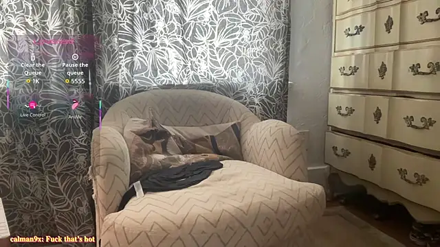 Snapshot of wolverinedream chatting on March 1, 2026, 5:02 pm wolverinedream online show from March 1, 2026, 5:02 pm