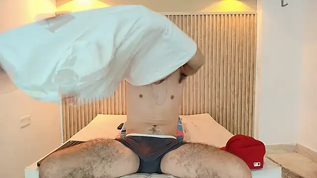 Snapshot of IM_BULL chatting on January 8, 2026, 12:44 pm IM BULL online show from January 8, 2026, 12:44 pm