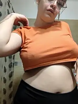gisequeen online show from April 24, 2026, 1:07 am