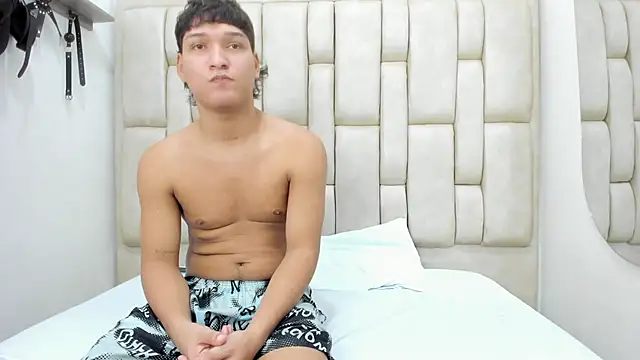 LuxuryHeat online show from February 3, 2026, 9:20 pm