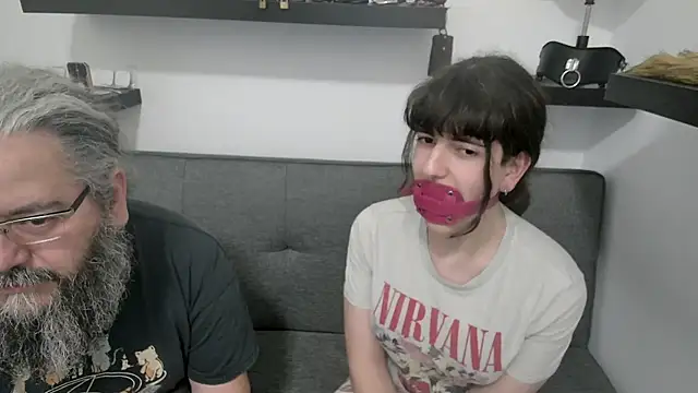 Sakura trans online show from April 11, 2026, 9:29 pm