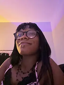 xouniq online show from April 11, 2026, 5:15 am