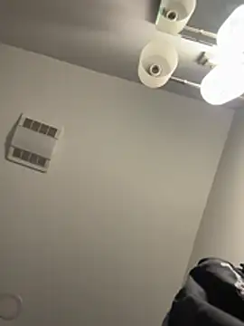 xouniq online show from February 6, 2026, 11:23 pm