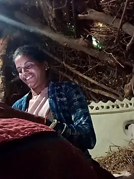 Manvi hote online show from January 16, 2026, 2:04 am