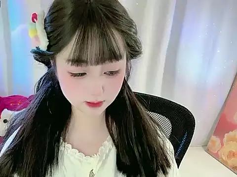 Snapshot of CLaire-5 chatting on February 2, 2026, 12:15 pm CLaire-5 online show from February 2, 2026, 12:15 pm