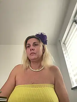 Snapshot of Amelia9798 chatting on January 16, 2026, 8:29 am Amelia9798 online show from January 16, 2026, 8:29 am