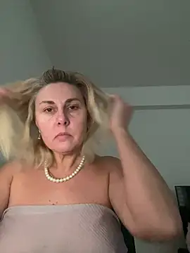 Snapshot of Amelia9798 chatting on January 8, 2026, 6:52 am Amelia9798 online show from January 8, 2026, 6:52 am