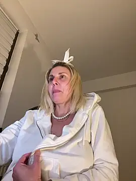 Snapshot of Amelia9798 chatting on January 14, 2026, 7:50 pm Amelia9798 online show from January 14, 2026, 7:50 pm