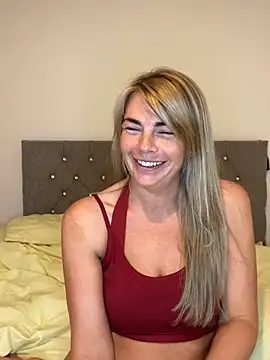 Snapshot of Scarlett_the_girlnextdoor chatting on May 5, 2026, 9:07 pm Scarlett the girlnextdoor online show from May 5, 2026, 9:07 pm