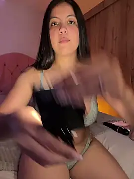 Nina Belle online show from April 3, 2026, 2:51 am