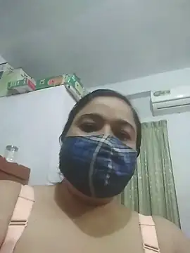 momo loves online show from April 3, 2026, 4:35 pm