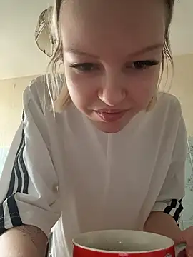 AshleyMur online show from April 17, 2026, 5:54 am