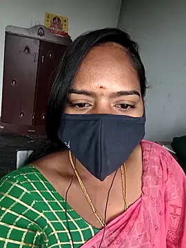 Snapshot of Tamil_Hot_Divya chatting on January 17, 2026, 2:04 am Tamil Hot Divya online show from January 17, 2026, 2:04 am