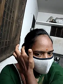 Snapshot of Tamil_Hot_Divya chatting on January 18, 2026, 7:39 pm Tamil Hot Divya online show from January 18, 2026, 7:39 pm