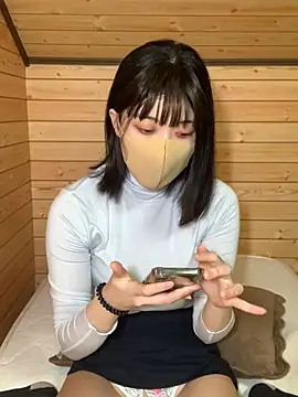 minami room online show from April 10, 2026, 1:07 pm