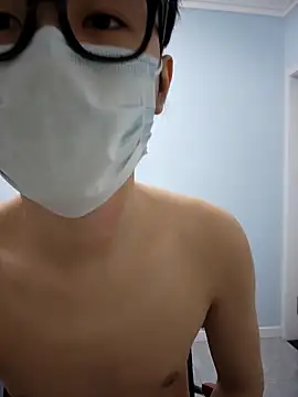 tinKKKKKKL online show from April 19, 2026, 4:41 pm