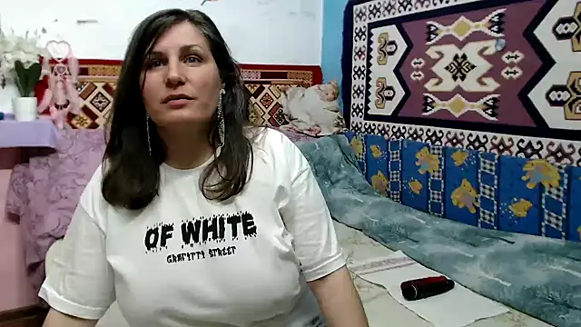 Snapshot of Adelinemilf chatting on March 14, 2026, 2:34 pm Adelinemilf online show from March 14, 2026, 2:34 pm