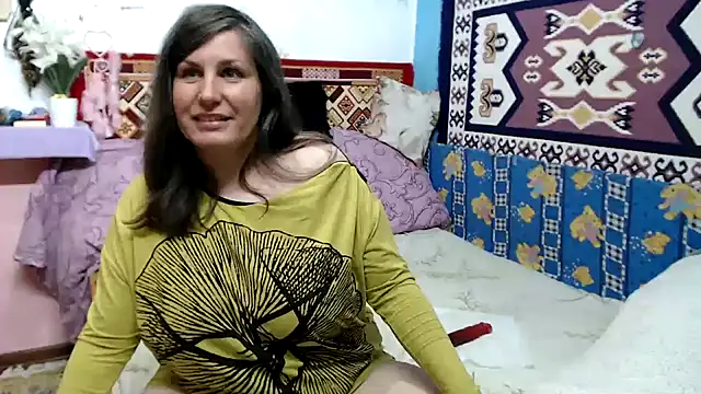 Snapshot of Adelinemilf chatting on May 8, 2026, 7:34 am Adelinemilf online show from May 8, 2026, 7:34 am