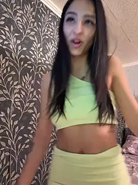 Evelin199 online show from April 18, 2026, 7:58 pm