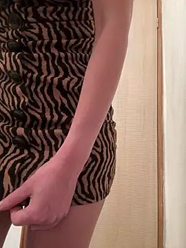ElenaWhitmore online show from July 9, 2026, 9:36 pm
