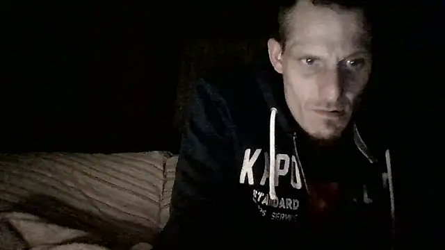 Snapshot of polo48725 chatting on March 4, 2026, 12:40 am polo48725 online show from March 4, 2026, 12:40 am